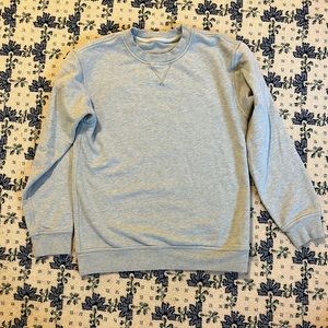 size 4 lululemon sweatshirt
